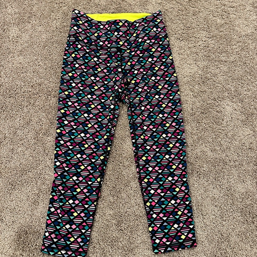 VSX Sport Victoria’s Secret Geometric colored crop leggings Small